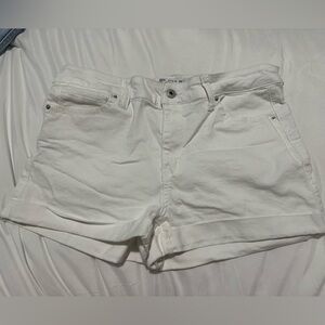 Women’s white jean shorts L